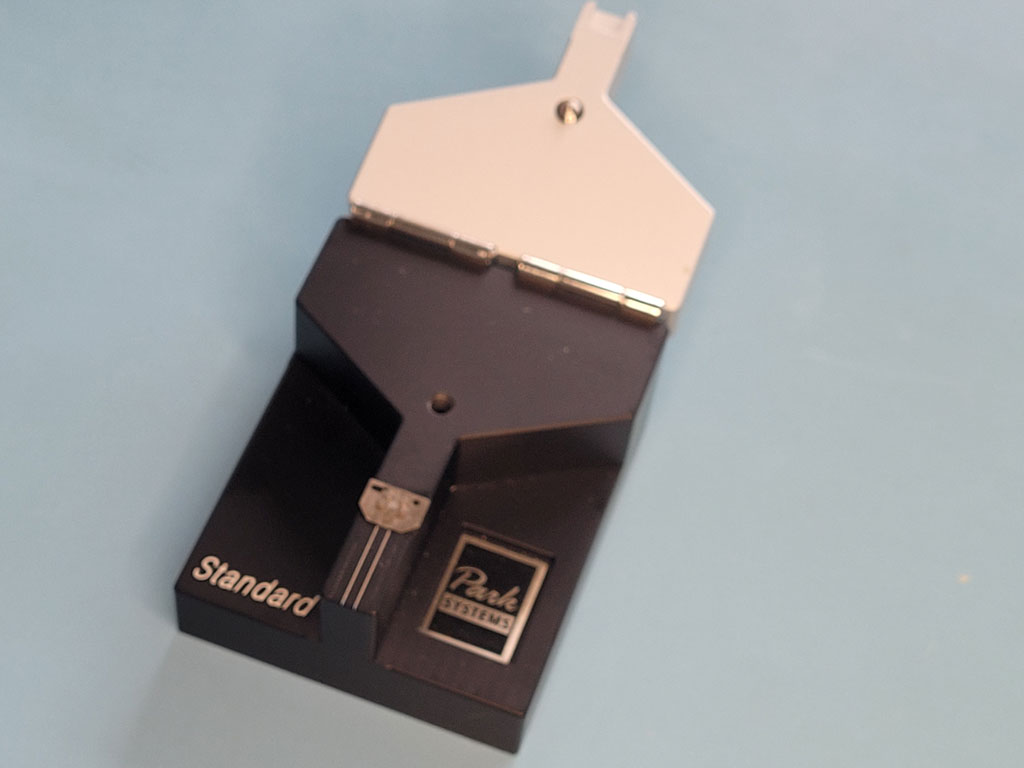 ステップ２　パークシステムズ　アンマウントプローブ用クリップ式チップキャリアの使用方法